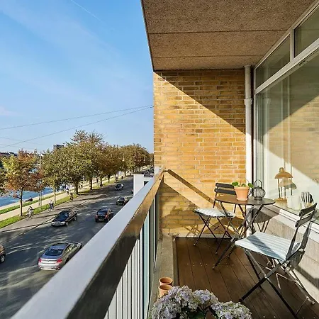 Cozy And Modern Flat With Great View Of The Lakes! דירה *