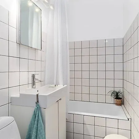 Cozy And Modern Flat With Great View Of The Lakes! דירה קופנהגן